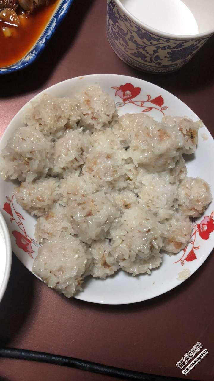 弟媳厨艺不错,煎炒炸炖卤煎样样在行,色香味俱全.