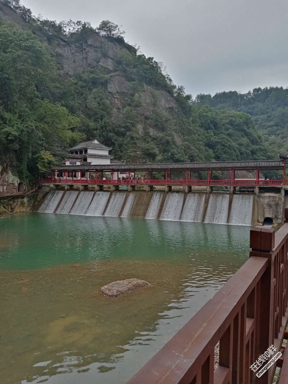 户外旅行远安鸣凤山一日游